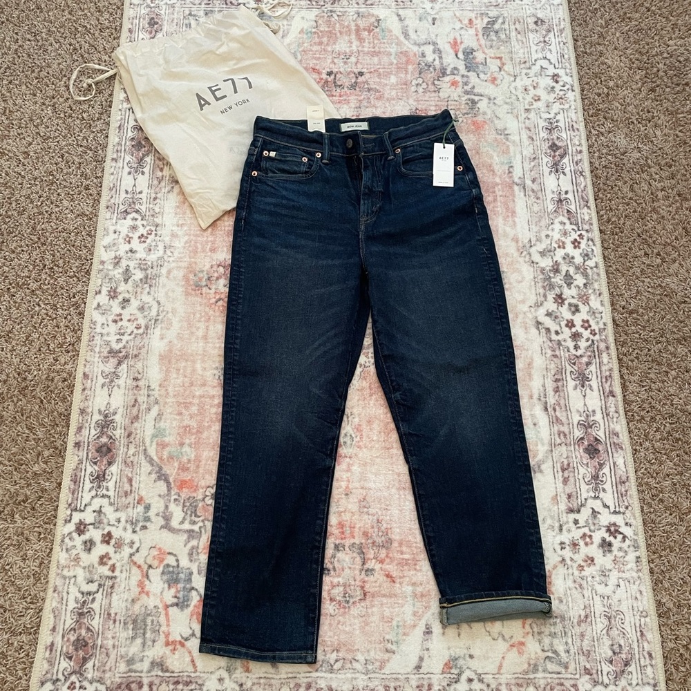 AE77 Premium Mom Jean